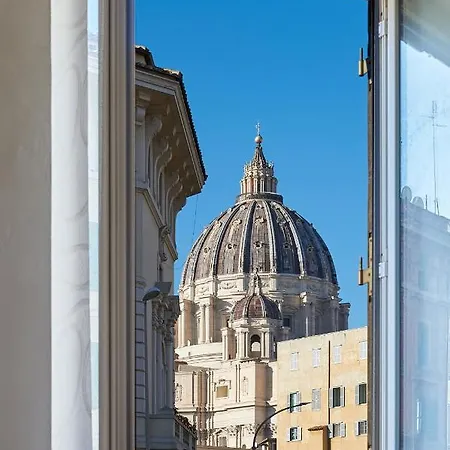 The Grand View Lux Vatican Apartman